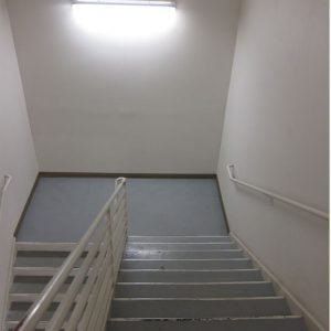 חידוש חדר מדרגות בבניין