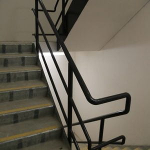 מדרגות בבניין